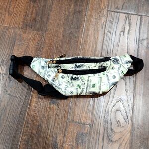 Fanny Pack w/hundred dollars bills
